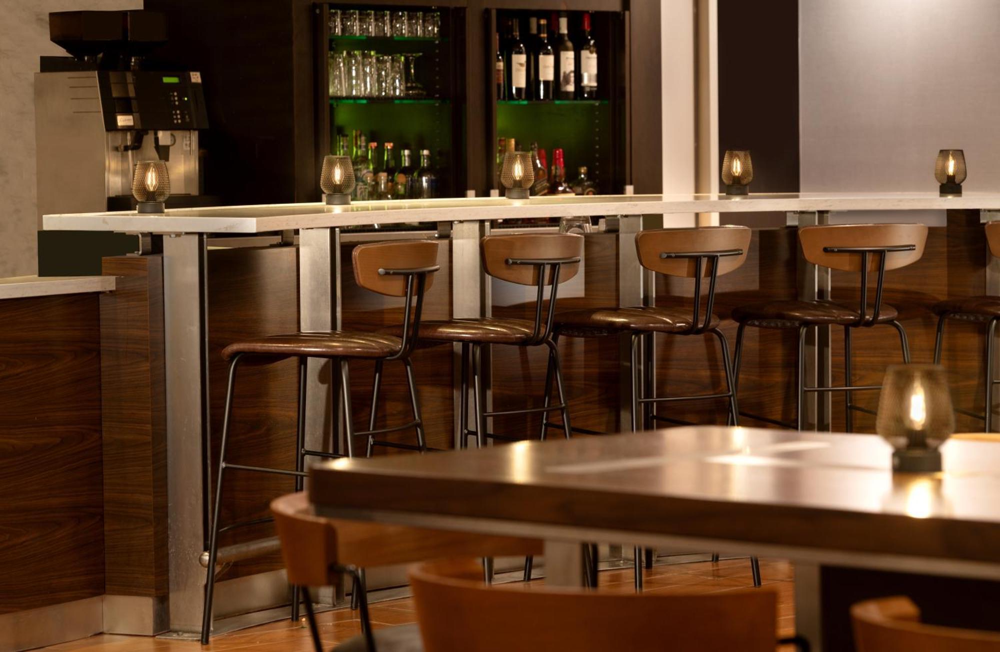 Отель Courtyard By Marriott Providence Линкольн Экстерьер фото