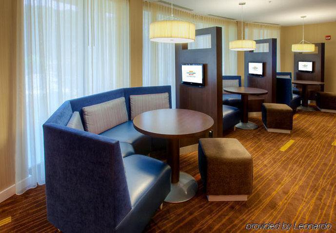Отель Courtyard By Marriott Providence Линкольн Экстерьер фото